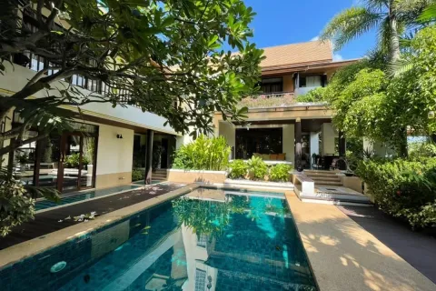 Casa de 4 dormitorios en Jomtien Beach, Pattaya, Tailandia № 211792 - foto 16
