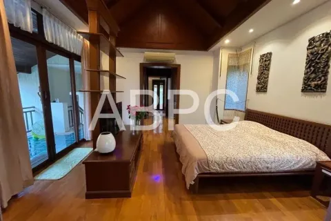 Casa de 4 dormitorios en Jomtien Beach, Pattaya, Tailandia № 211792 - foto 6
