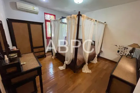 Casa de 4 dormitorios en Jomtien Beach, Pattaya, Tailandia № 211792 - foto 14