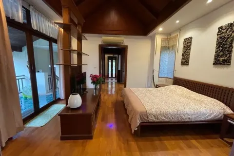 Casa de 4 dormitorios en Jomtien Beach, Pattaya, Tailandia № 211792 - foto 25