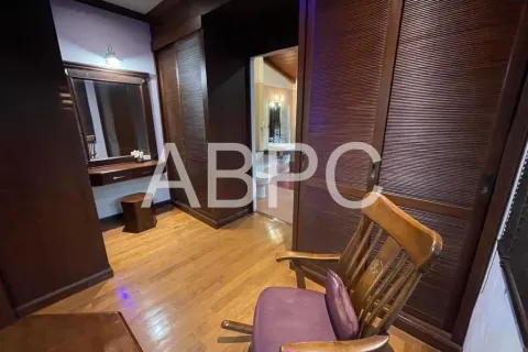 Casa de 4 dormitorios en Jomtien Beach, Pattaya, Tailandia № 211792 - foto 12