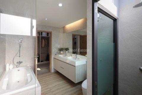 House in Pattaya, Thailand 3 bedrooms № 113553 - photo 15