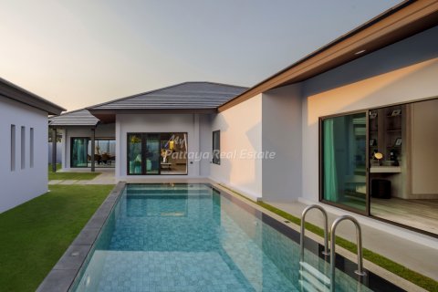 House in Pattaya, Thailand 3 bedrooms № 113553 - photo 13