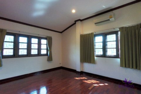 Дом в Чиангмае, Таиланд с 6 спальнями  № 162598 - фото 16