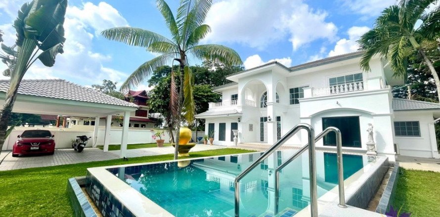 Дом в Чиангмае, Таиланд с 5 спальнями № 162533