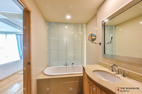 Condo in Bangkok, Thailand, 2 bedrooms № 201940 - photo 6