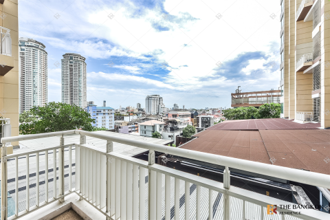 Condo in Bangkok, Thailand, 2 bedrooms № 201940 - photo 5
