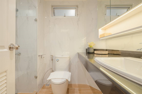 Condo in Bangkok, Thailand, 2 bedrooms № 201945 - photo 9