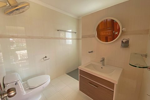 Villa in Hua Hin, Thailand 4 Schlafzimmer № 221820 - Foto 30