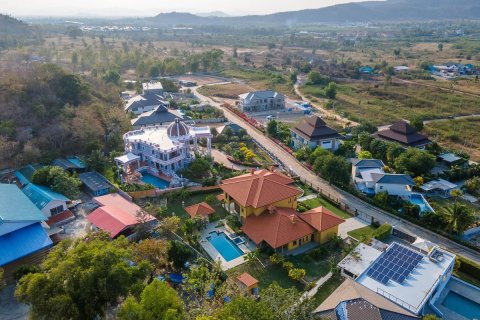 Villa in Hua Hin, Thailand 4 Schlafzimmer № 221819 - Foto 4
