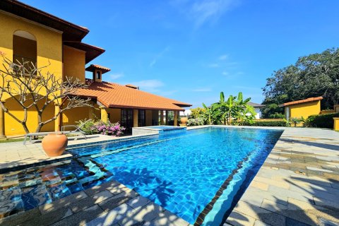 Villa in Hua Hin, Thailand 4 Schlafzimmer № 221819 - Foto 14