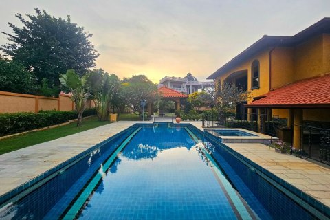Villa in Hua Hin, Thailand 4 Schlafzimmer № 221819 - Foto 26