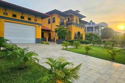 Chalet de 4 dormitorios en Hua Hin, Tailandia № 221819