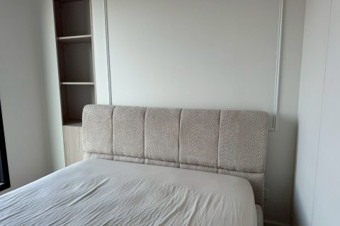 Condo in Bang Sue, Bangkok, Thailand, 2 bedrooms  № 167373