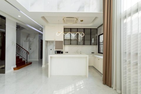 Дом в Правете, Бангкок, Таиланд с 5 спальнями  № 167377 - фото 3