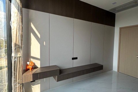 Villa in Pattaya, Thailand 4 Schlafzimmer № 173954 - Foto 8