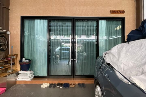 Townhouse in Bangkok, Thailand 4 bedrooms № 189546