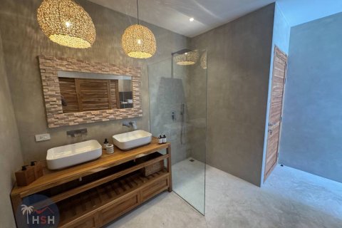 Villa in Ko Samui, Thailand 4 bedrooms № 179897 - photo 11