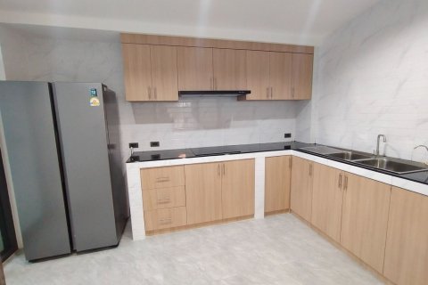 House in Phuket, Thailand 2 bedrooms № 161928 - photo 12