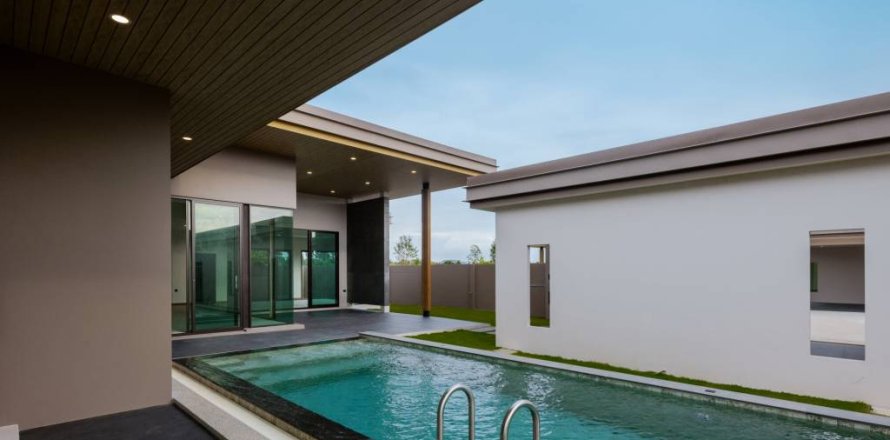Villa in Pattaya, Thailand 3 bedrooms № 176823