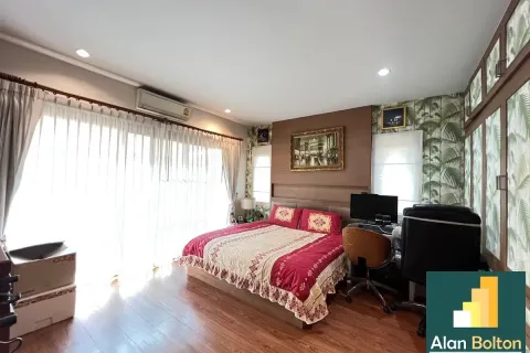 Casa de 3 dormitorios en Pattaya, Tailandia № 210833 - foto 15