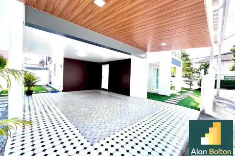 Casa de 3 dormitorios en Jomtien Beach, Pattaya, Tailandia № 210835 - foto 3