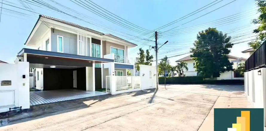 Casa de 3 dormitorios en Jomtien Beach, Pattaya, Tailandia № 210835