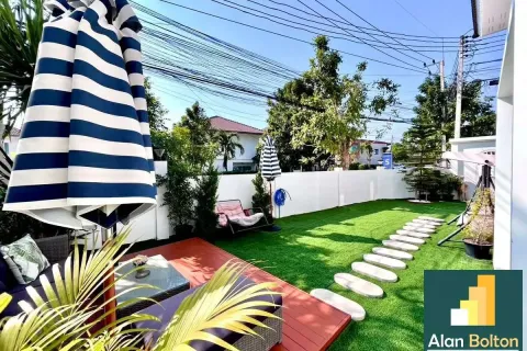 Casa de 3 dormitorios en Jomtien Beach, Pattaya, Tailandia № 210835 - foto 4