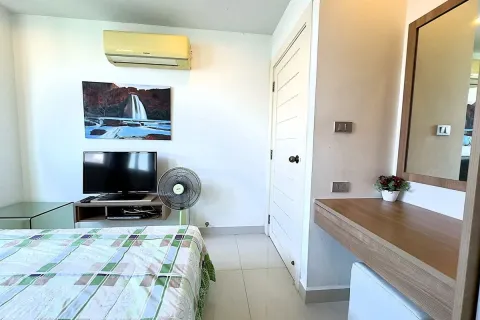 Casa de 3 dormitorios en Jomtien Beach, Pattaya, Tailandia № 210835 - foto 28