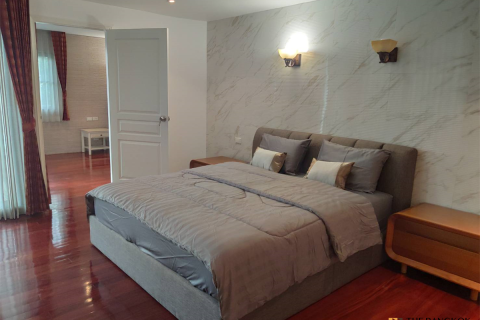 Condo in Bangkok, Thailand, 3 bedrooms № 189764