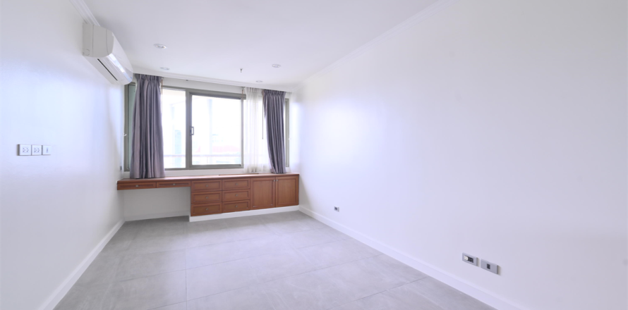 Condo in Bangkok, Thailand, 2 bedrooms № 189763