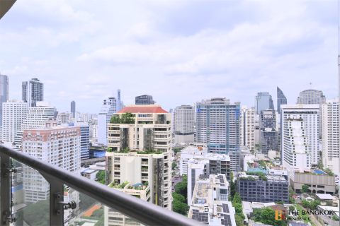 Condo in Bangkok, Thailand, 2 bedrooms № 189763 - photo 9