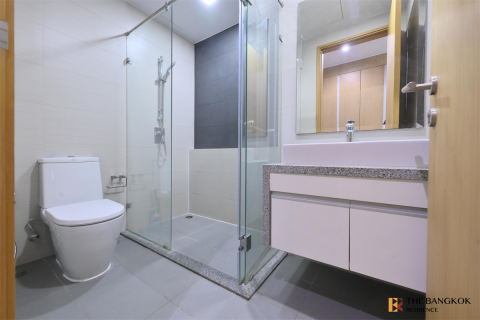 Condo in Bangkok, Thailand, 3 bedrooms  № 189766 - photo 9