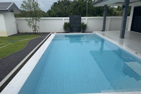 Villa in Prachuap Khiri Khan, Thailand 4 bedrooms № 146800 - photo 2
