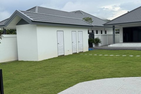 Villa in Prachuap Khiri Khan, Thailand 4 bedrooms № 146800 - photo 7