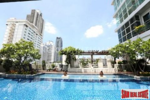 Apartment in Bangkok, Thailand 2 bedrooms № 192906