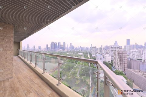 Condo in Bangkok, Thailand, 3 bedrooms № 201975 - photo 3