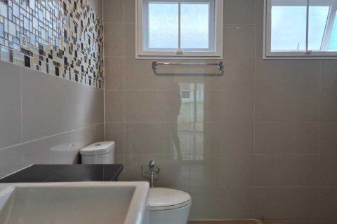 House in Phuket, Thailand 4 bedrooms № 137478 - photo 16