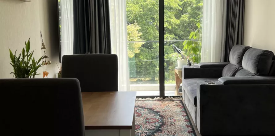 Studio dans le Condo à San Sai, Thaïlande  № 137477