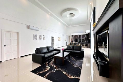 Haus in Pattaya, Thailand 6 Schlafzimmer № 220707 - Foto 5