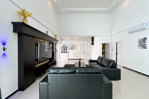Haus in Pattaya, Thailand 6 Schlafzimmer № 220706 - Foto 3