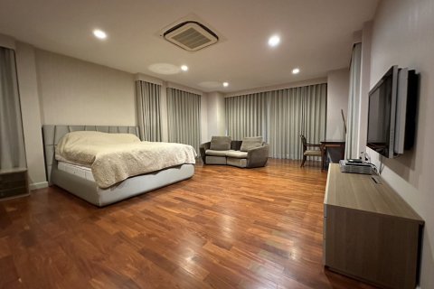 Дом в Кханнаяу, Бангкок, Таиланд с 5 спальнями № 151600 - фото 4