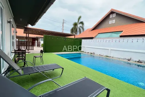 Casa de 3 dormitorios en Jomtien Beach, Pattaya, Tailandia № 211522 - foto 4