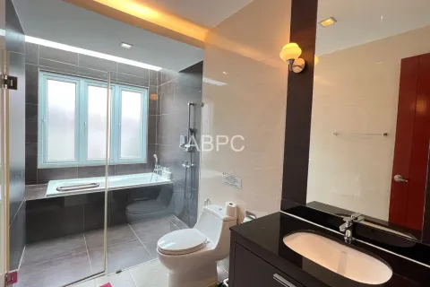 Casa de 3 dormitorios en Jomtien Beach, Pattaya, Tailandia № 211522 - foto 6