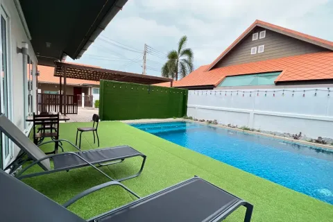Casa de 3 dormitorios en Jomtien Beach, Pattaya, Tailandia № 211522 - foto 13