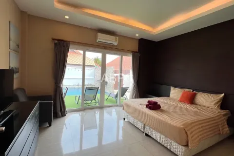 Casa de 3 dormitorios en Jomtien Beach, Pattaya, Tailandia № 211522 - foto 5