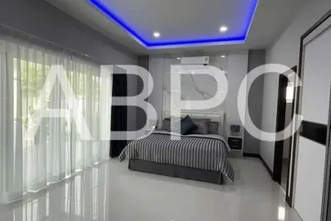 Casa de 3 dormitorios en Pattaya, Tailandia № 211520 - foto 14