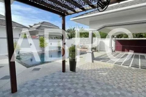 Casa de 3 dormitorios en Pattaya, Tailandia № 211520 - foto 10