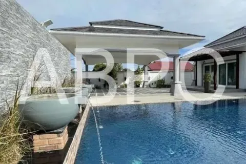 Casa de 3 dormitorios en Pattaya, Tailandia № 211520 - foto 7