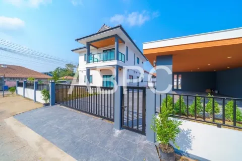 Casa de 5 dormitorios en Pattaya, Tailandia № 211519 - foto 10